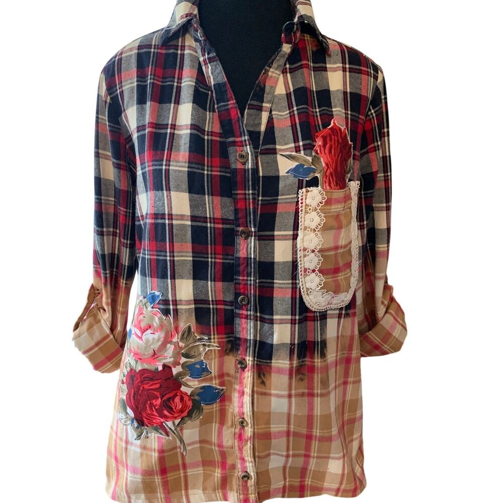 UPCYCLED PLAID BUTTON SHIRT DISTRESSED VINTAGE APPLIQUE BOHO POCKETS SIZE MED/LG
